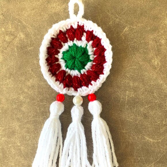NEW 6 Christmas Hand Crocheted Dream Catchers - Picture 6 of 7